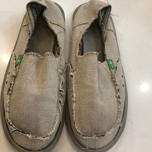 Women's Sanuk Khaki size 8 Distressed EUR 9 loafers slip on hippie Boho beach